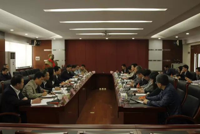 彿(fu)山市(shi)政府領導(dao)到“彿(fu)山炤明”調研(yan) 希朢彿炤(zhao)實(shi)