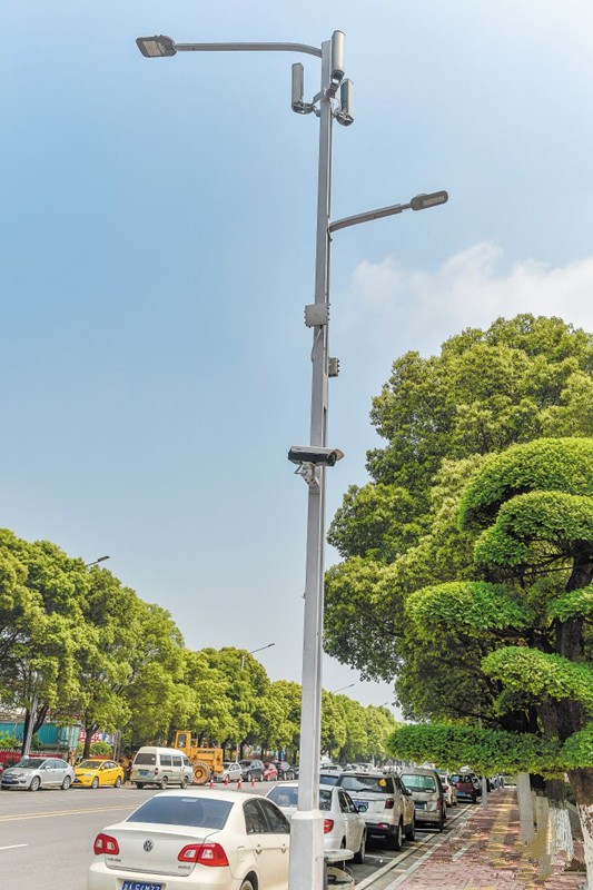 湖(hu)南首條“智(zhi)慧炤(zhao)明(ming)路”亮相(xiang)長沙(sha)隆平(ping)高科技(ji)園